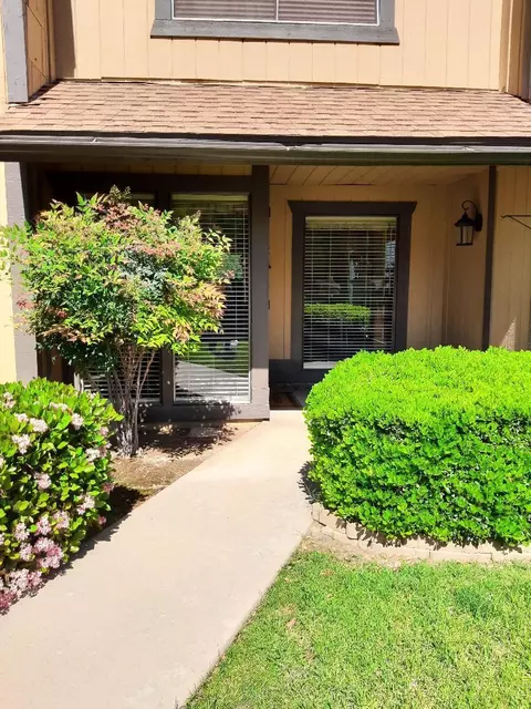 1926 E Harold Ave, Visalia, CA 93292