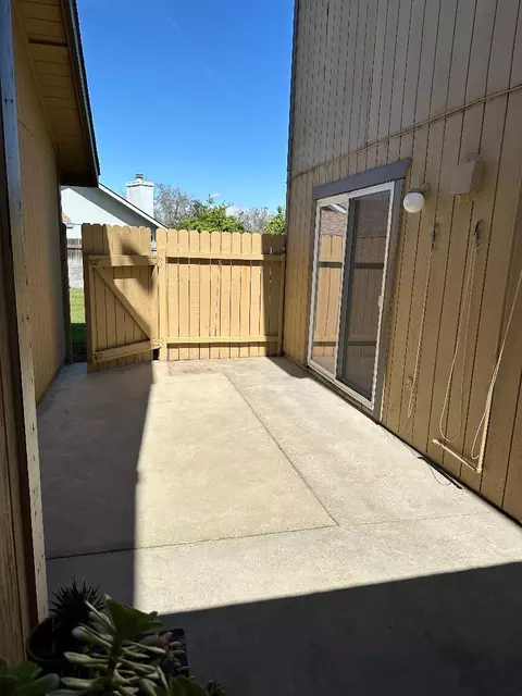 1926 E Harold Ave, Visalia, CA 93292 photo 25