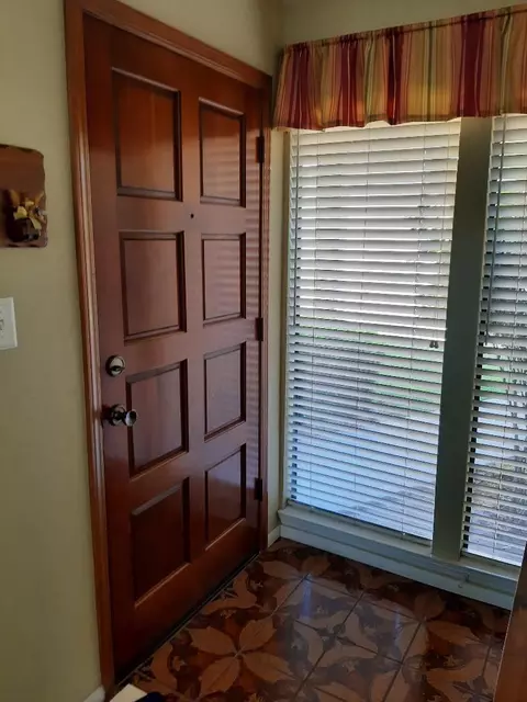 1926 E Harold Ave, Visalia, CA 93292 photo 2