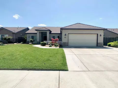 1861 W Castle Ave, Porterville, CA 93257