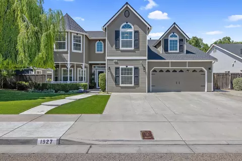 1927 Weyrich St, Tulare, CA 93274