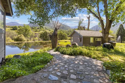 Exterior - 43840 Dinely Dr, Three Rivers, CA 93271 photo 6 of 16