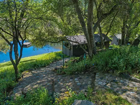 View/Area - 43840 Dinely Dr, Three Rivers, CA 93271 photo 11 of 20