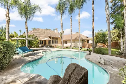 2926 S Johnson St, Visalia, CA 93277