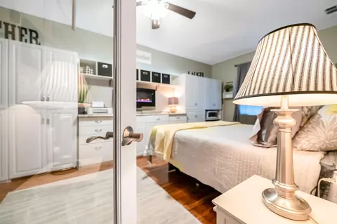 Bedroom - 1543 E Beech Dr, Visalia, CA 93292 photo 1 of 11