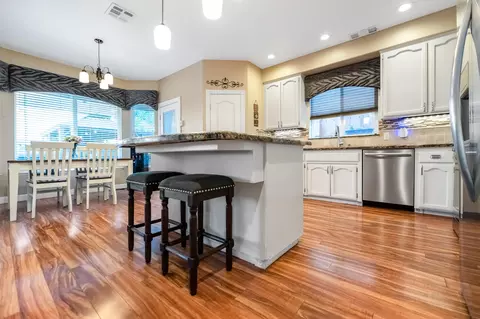 Kitchen - 1543 E Beech Dr, Visalia, CA 93292 photo 8 of 9