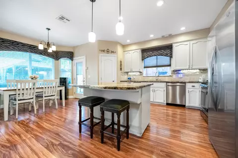 Kitchen - 1543 E Beech Dr, Visalia, CA 93292 photo 3 of 9