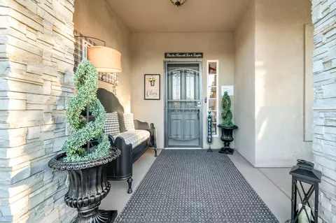 Entry Way - 1543 E Beech Dr, Visalia, CA 93292 photo 1 of 16