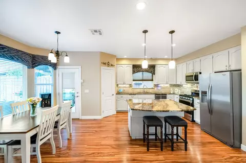 Kitchen - 1543 E Beech Dr, Visalia, CA 93292 photo 1 of 9