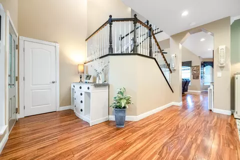 Entry Way - 1543 E Beech Dr, Visalia, CA 93292 photo 6 of 16