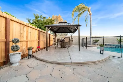 Exterior - 1543 E Beech Dr, Visalia, CA 93292 photo 10 of 34