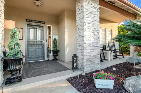 Exterior - 1543 E Beech Dr, Visalia, CA 93292 photo 3 of 34