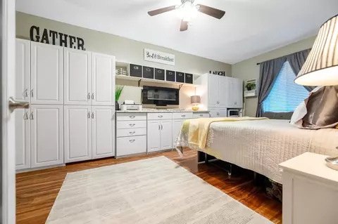 Bedroom - 1543 E Beech Dr, Visalia, CA 93292 photo 2 of 11