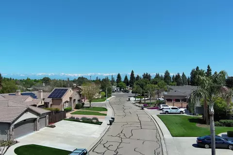 View/Area - 1543 E Beech Dr, Visalia, CA 93292 photo 2 of 2