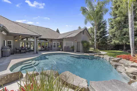 Exterior - 2728 E Harter Ct, Visalia, CA 93292 photo 10 of 27