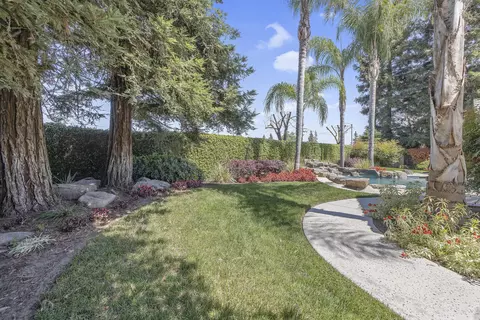 Exterior - 2728 E Harter Ct, Visalia, CA 93292 photo 15 of 27