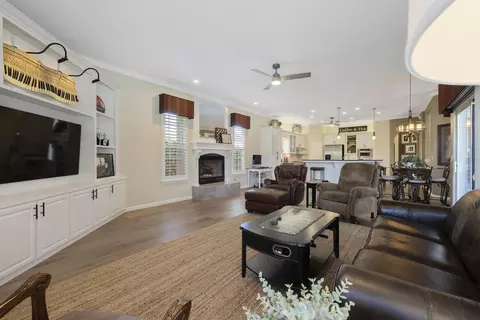 Living - 2728 E Harter Ct, Visalia, CA 93292 photo 7 of 10