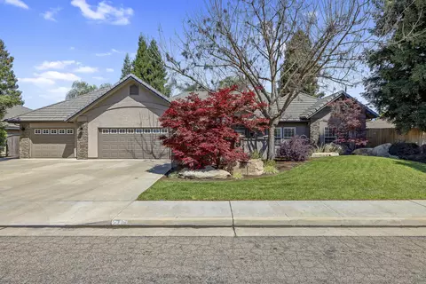 2728 E Harter Ct, Visalia, CA 93292