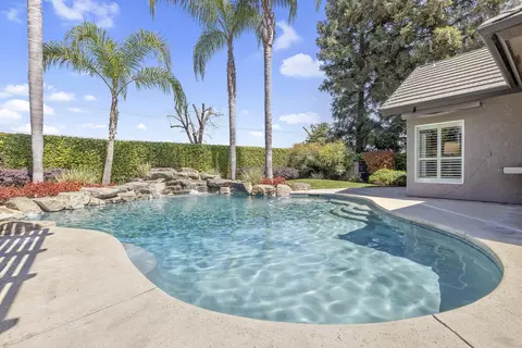 Exterior - 2728 E Harter Ct, Visalia, CA 93292 photo 8 of 27