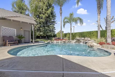 Exterior - 2728 E Harter Ct, Visalia, CA 93292 photo 9 of 27