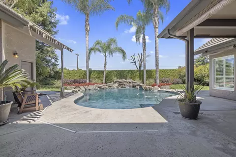 Exterior - 2728 E Harter Ct, Visalia, CA 93292 photo 7 of 27