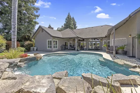 Exterior - 2728 E Harter Ct, Visalia, CA 93292 photo 11 of 27