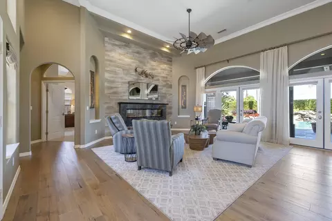 Living - 2728 E Harter Ct, Visalia, CA 93292 photo 1 of 10