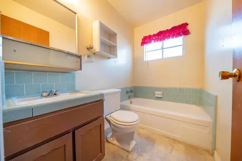 1005 W Princeton Ave, Visalia, CA 93277