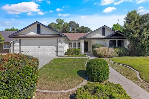 2036 E Four Creeks Ave, Visalia, CA 93292