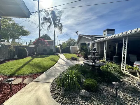 1907 W Aurora Ave, Porterville, CA 93257