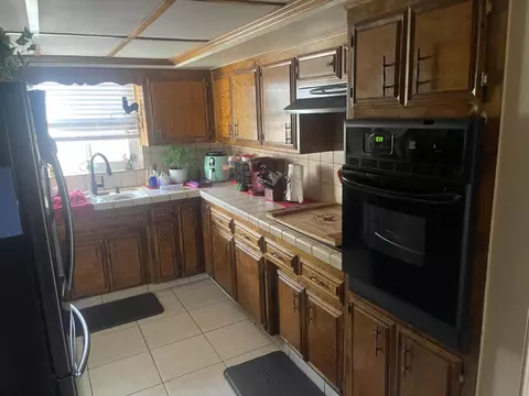 104 E Warren St, Taft, CA 93268 photo 7