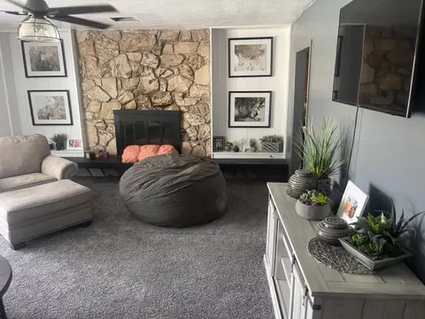 104 E Warren St, Taft, CA 93268 photo 9
