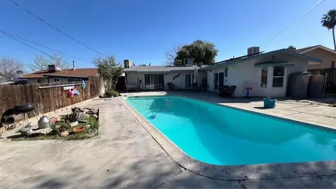 104 E Warren St, Taft, CA 93268 photo 11
