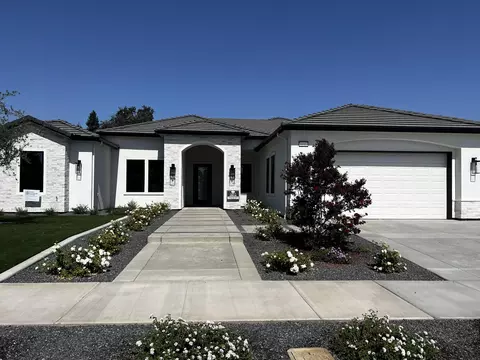 4446 W Delaware Ave, Visalia, CA 93291