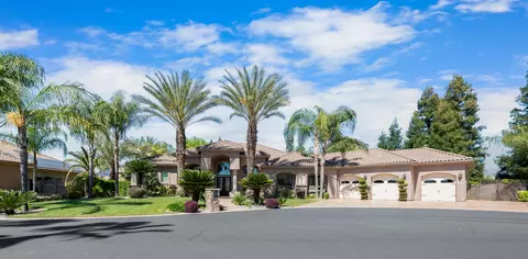 6714 W Nicholas Ct, Visalia, CA 93291