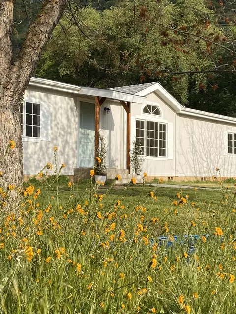 41006 Blossom Dr, Three Rivers, CA 93271