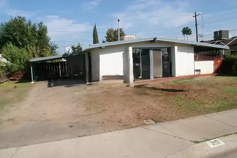 215 Plum Dr, Exeter, CA 93221
