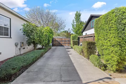 Exterior - 1703 W Laurel Ave, Visalia, CA 93277 photo 20 of 21