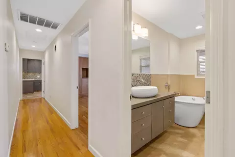 Bath - 1703 W Laurel Ave, Visalia, CA 93277 photo 1 of 6