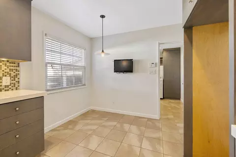 Kitchen - 1703 W Laurel Ave, Visalia, CA 93277 photo 3 of 4