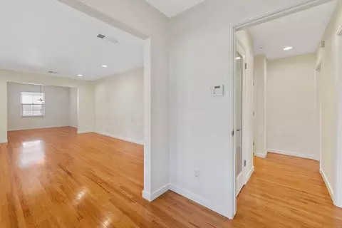 Entry Way - 1703 W Laurel Ave, Visalia, CA 93277 photo 1 of 1