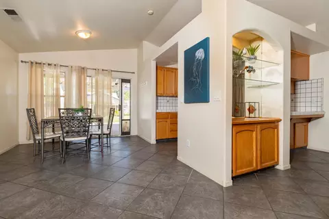 211 Riviera Dr, Lemoore, CA 93245 photo 4