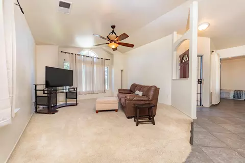 211 Riviera Dr, Lemoore, CA 93245 photo 5
