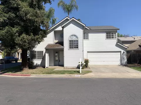 2446 N Michael St, Visalia, CA 93292