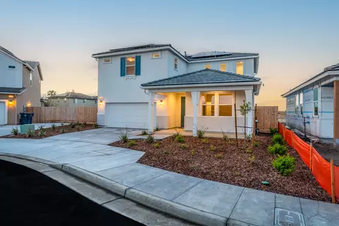 2744 Pine Valley Ave, Tulare, CA 93274