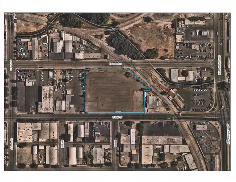 1100 E Main St, Visalia, CA 93292
