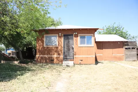 20362 5th St, Stratford, CA 93266