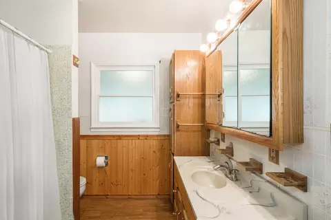 Bath - 40988 Millwood Rd, Dunlap, CA 93621 photo 3 of 5
