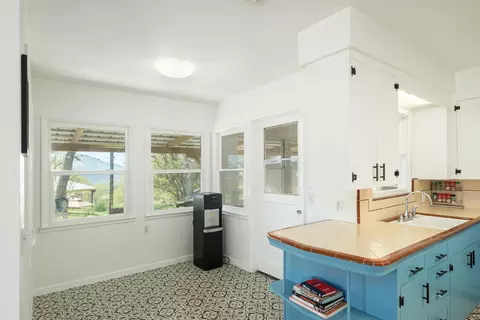 Bath - 40988 Millwood Rd, Dunlap, CA 93621 photo 1 of 5