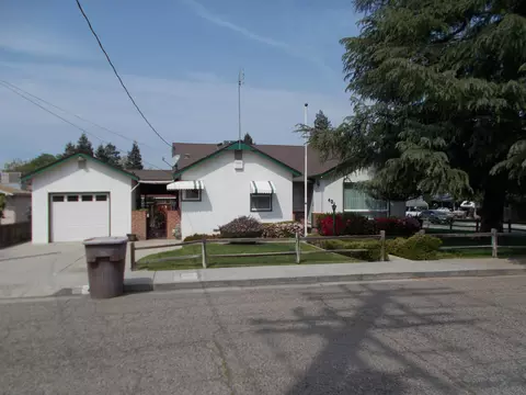 421 N Highland St, Tulare, CA 93274
